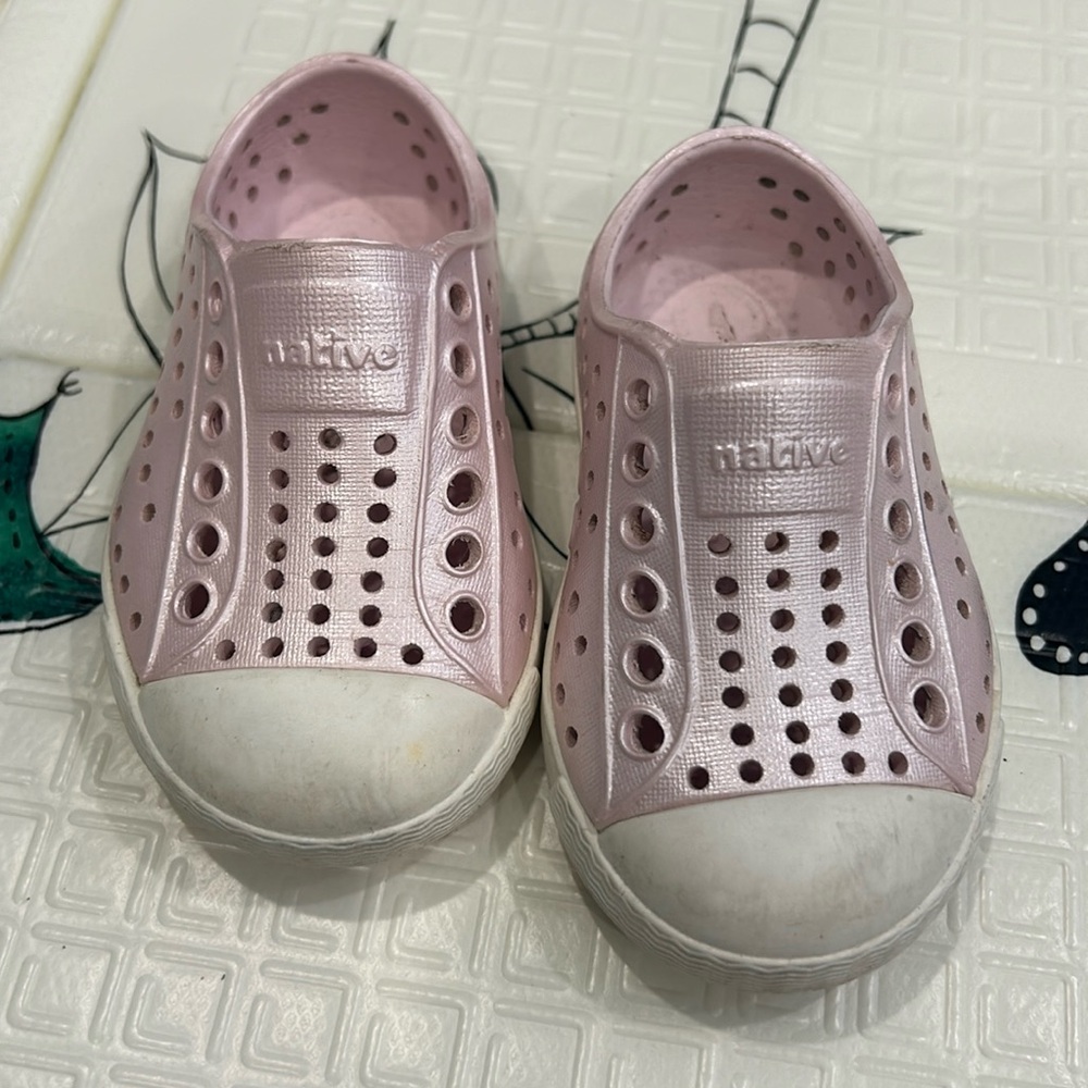 Native pink size 4